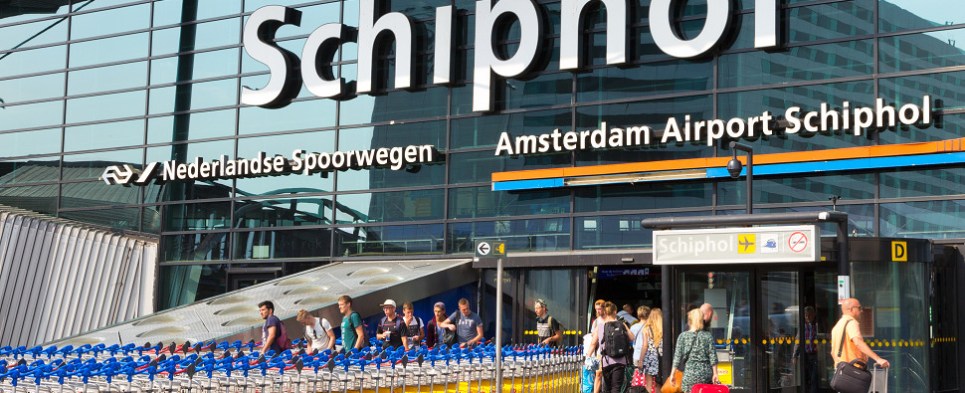 Schiphol Airport handled more shipments of export cargo and import cargo in international trade.